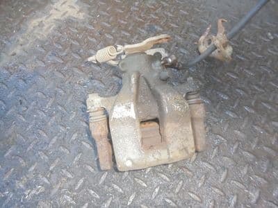 toyota avensis T270 estate 2.0 d4d - passenger rear caliper