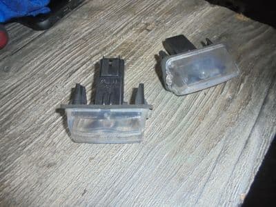 toyota avensis T270 estate - rear tailgate lights (2009-2012)