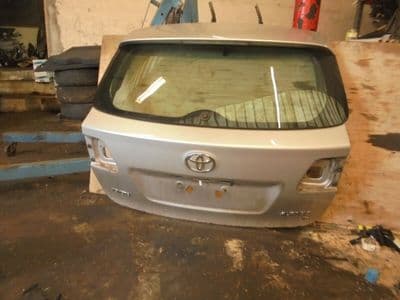toyota avensis T270 estate - tailgate (2009-2012) 1F7