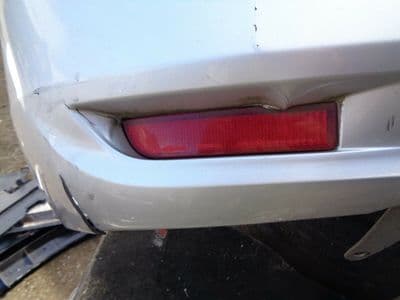 toyota avensis T270 - passenger bumper reflector  (2009-2012)