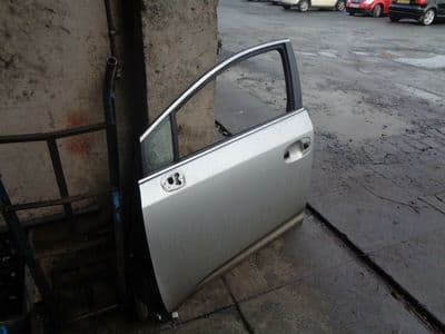 toyota avensis T270 - passenger front door (2009-2011) 1F7
