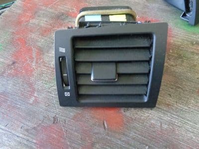 toyota avensis t270 - passengers dash vent (2009-2014)