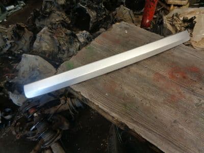 toyota avensis t270 - tailgate handle  (2009-2012)