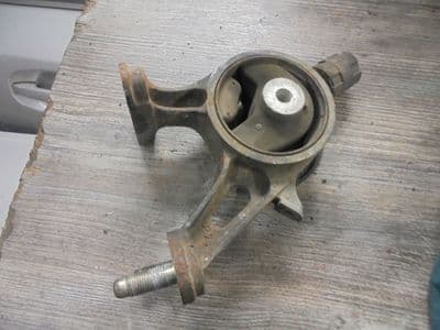 toyota avensis T4 2.2 d4d - mount  (2009-2012)
