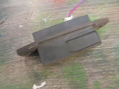 toyota avensis - tailgate button (2015-2018)