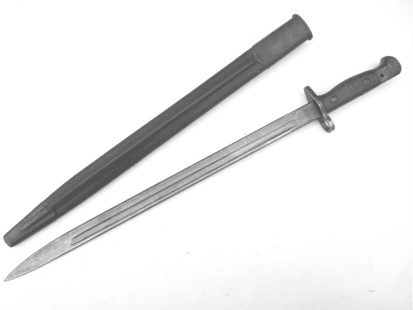 Australian issue Patt. 1907  Sanderson made bayonet and scabbard, 1918 dated
