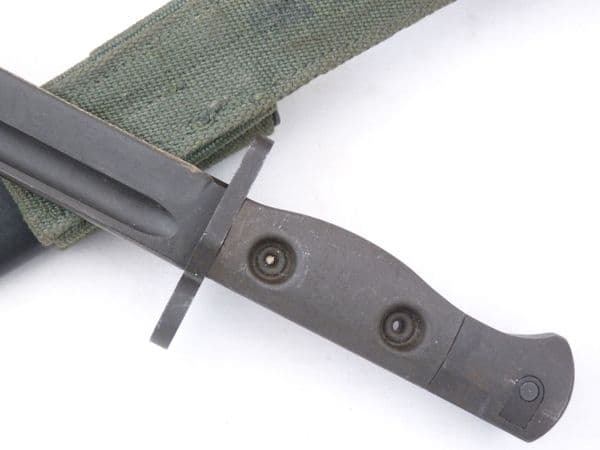 Australian made SLR L1A2 bayonet and scabbard, new/unissued, in frog