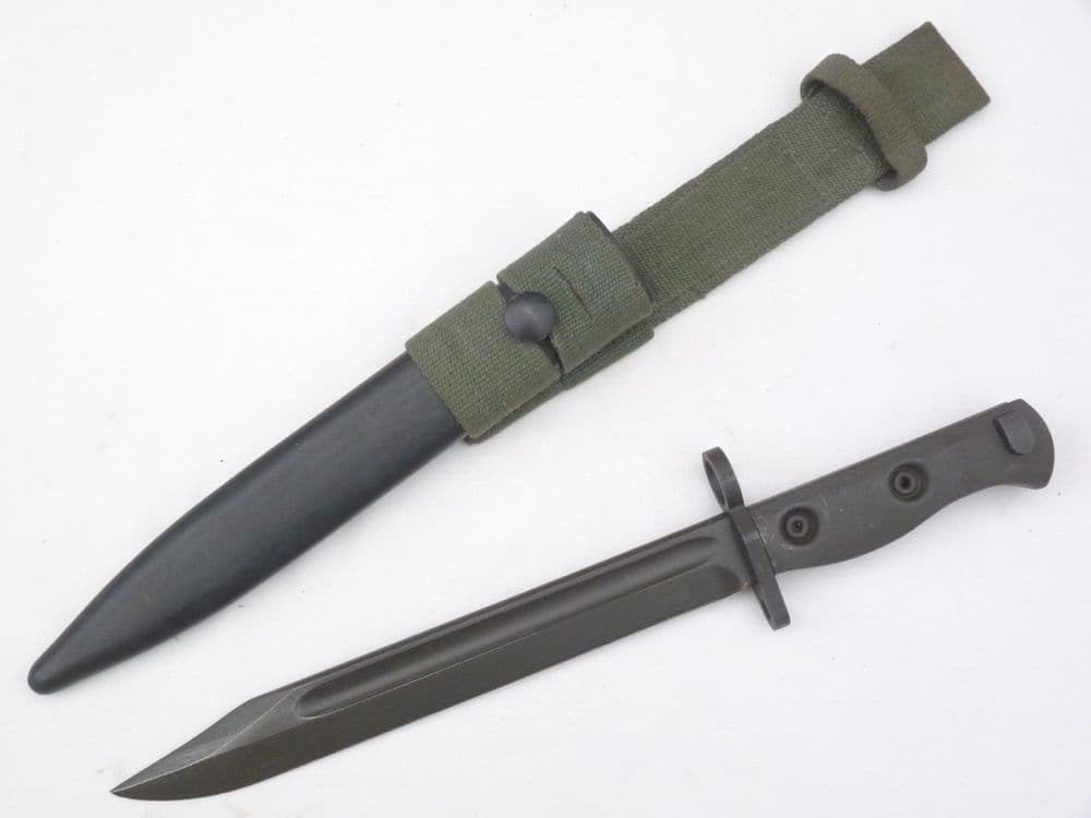 Australian made SLR L1A2 bayonet and scabbard new/unissued in frog