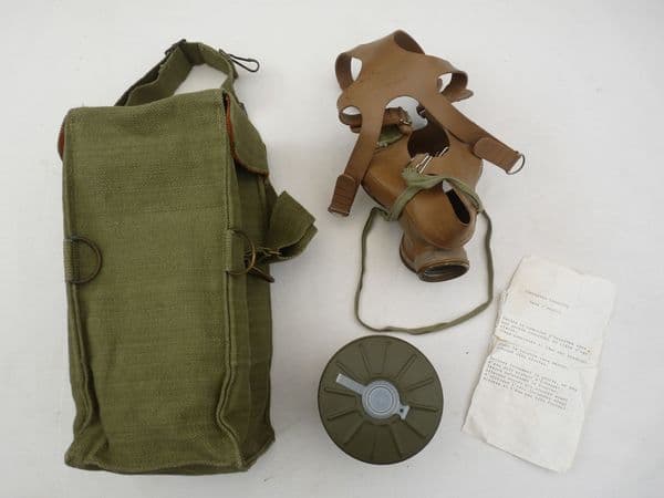 Belgian ANP  M51 gas mask and carrying case