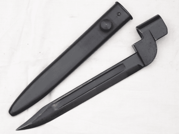 British Lee-Enfield No9 knife bayonet and scabbard, MINTY!! **SOLD**