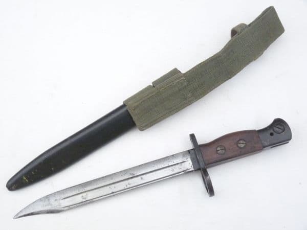 British no.5 Jungle carbine / Sterling bayonet and scabbard, wartime S294 marked /1