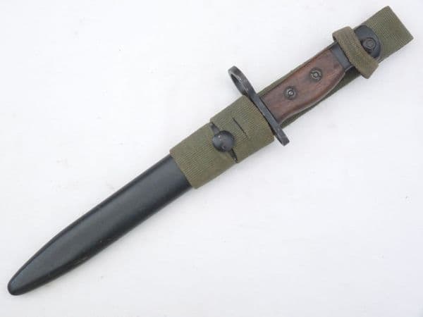 British no.5 Jungle carbine / Sterling bayonet and scabbard, wartime S294 marked /1