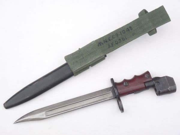 British no7 bayonet, scabbard and frog /1
