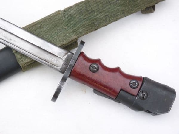 British no7 knife bayonet and scabbard, WW2 M/78 made **SOLD**