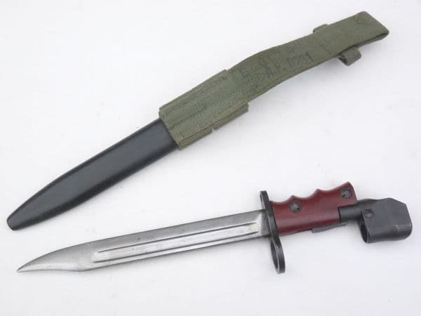 British no7 knife bayonet, scabbard, BSA M47 made, in frog