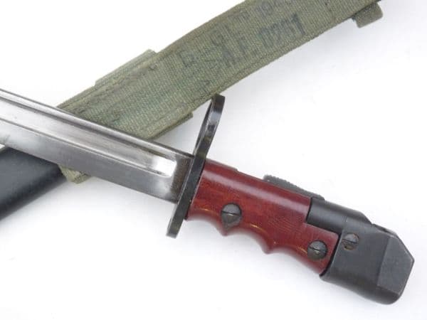 British no7 knife bayonet, scabbard, BSA M47 made, in frog