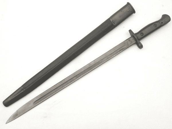British Patt' 1907 Sanderson made bayonet and scabbard, 1918 dated,  RMI marked