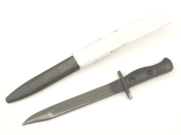 British SLR L1A3 bayonet and scabbard with nylon parade frog, 1970 dated