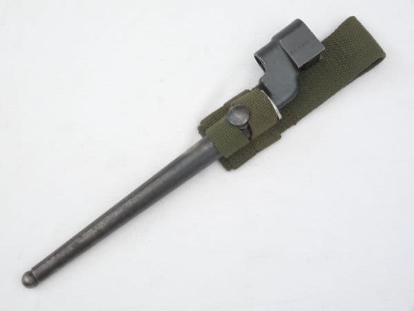 Canadian postwar issue webbing frog for No4 spike bayonet, green **SOLD**