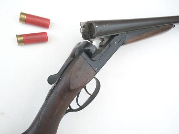 De​​​​​​​activated Belgian made 12-bore boxlock shotgun