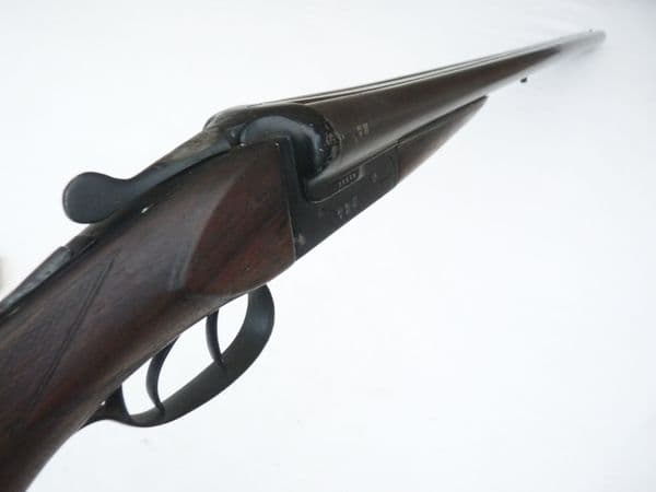 De​​​​​​​activated Belgian made 12-bore boxlock shotgun