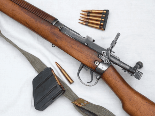 Deactivated Lee-Enfield no4 mk1* Canadian Long Branch made rifle dated 1943  **SOLD**