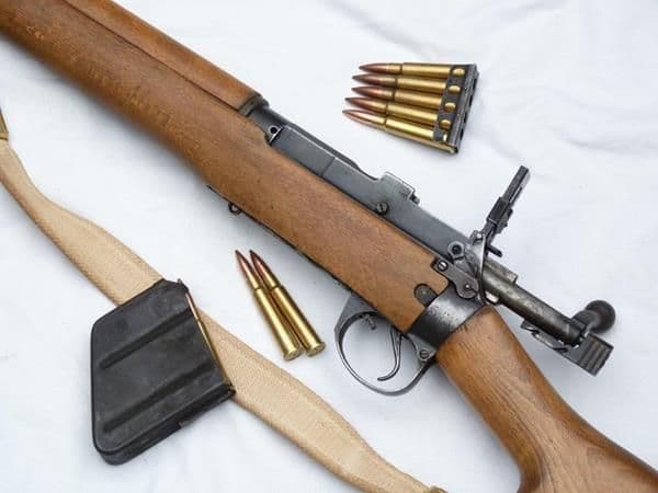 Deactivated Lee-Enfield no4 mk1 rifle British built 1945 dated SOLD