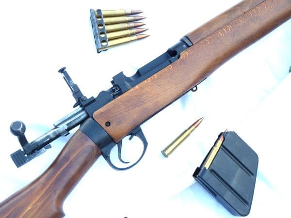 Deactivated Lee-Enfield No4 mk2 infantry rifle 1953 dated  **SOLD**