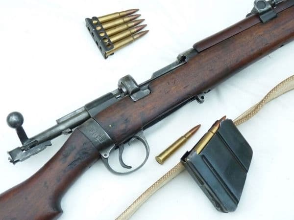 Deactivated Lee-Enfield SMLE mk3* Enfield 1916,  matching s/numbers, Canadian marked  **SOLD**