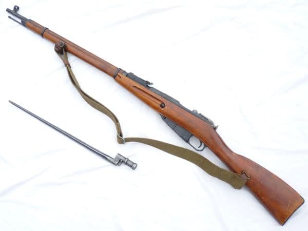 Deactivated Mosin-Nagant M1891/30 1943 dated Russian infantry rifle and bayonet  **SOLD**