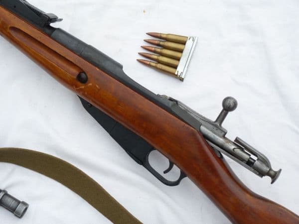 Deactivated Mosin-Nagant M1891/30 1943 dated Russian infantry rifle and bayonet  **SOLD**