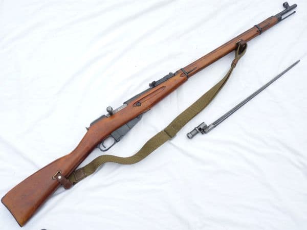 Deactivated Mosin-Nagant M1891/30 1943 dated Russian infantry rifle and bayonet  **SOLD**