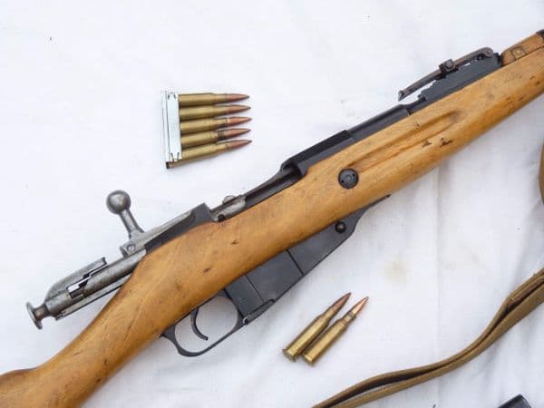 Deactivated Mosin-Nagant M1891 'Dragoon' 1929 dated Russian infantry rifle with bayonet  **SOLD**
