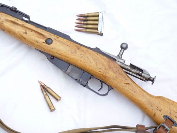 Deactivated Mosin-Nagant M1891 'Dragoon' 1929 dated Russian infantry rifle with bayonet  **SOLD**
