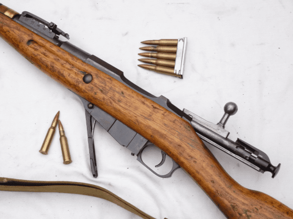 Deactivated Mosin-Nagant M1891 'Dragoon' 1929 dated Russian infantry rifle with bayonet  **SOLD**