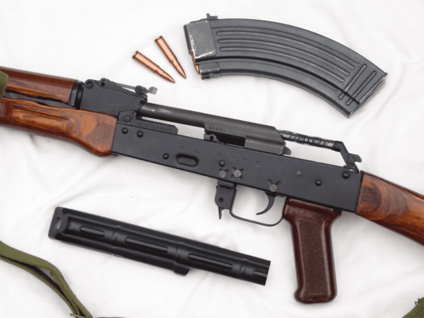 Deactivated Russian AKM 7 62mm assault rifle 1972 dated early-spec ...