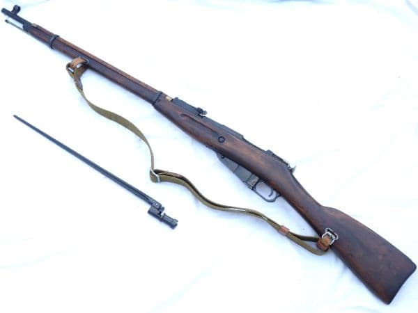 Deactivated Russian Mosin-Nagant M1891/30 'Octo' 1935 dated infantry rifle with bayonet  **SOLD**