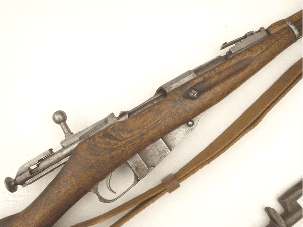 Deactivated Russian Mosin-Nagant M1891 and bayonet, 1905 dated infantry rifle, early spec.