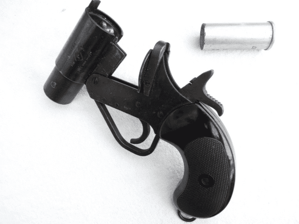 Deactivated Webley & Scott No2 mk5 1