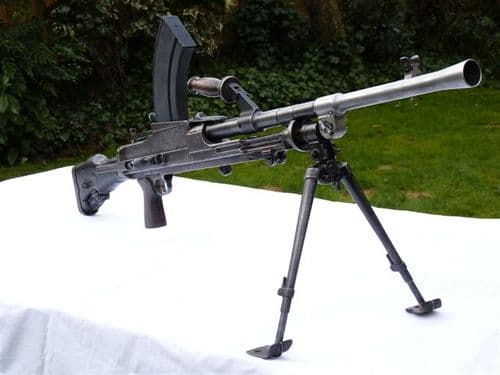 Deactivated World War 2 machine guns