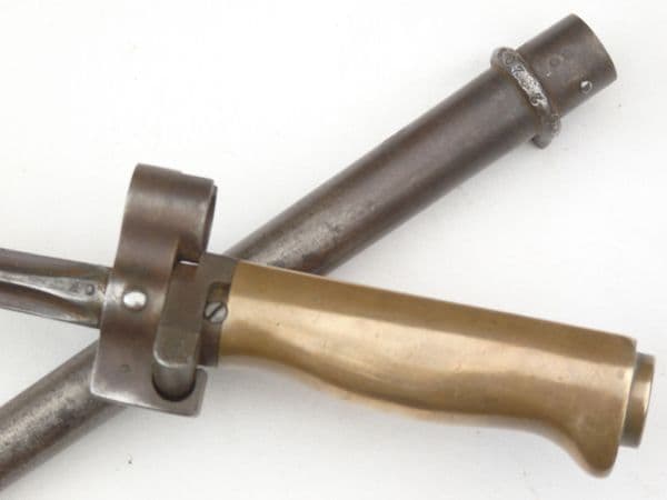 French Lebel M1886-15 cruciform bayonet and scabbard, matched serial numbers