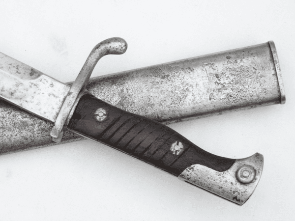 German S1898/05 'Butcher' bayonet and scabbard, 1915 dated **SOLD**