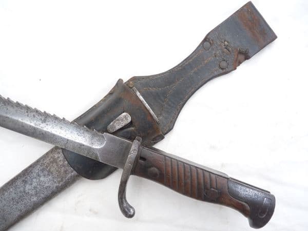 German S1898/05 S n/A 'Butcher sawback' bayonet and scabbard, 1917 dated