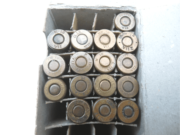 Inert British 0.303 inch rifle cartridge, military issue WW1 dated, unstruck oiled primers