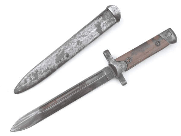 Italian M1938 bayonet and steel scabbard