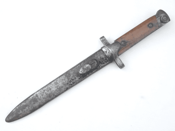 Italian M1938 bayonet and steel scabbard
