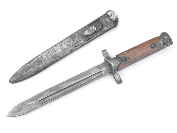Italian M1938 bayonet and steel scabbard