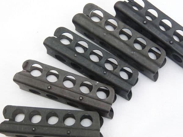 Lee-Enfield .303 WW1 mk III marked 5-round charger clip (no rounds included)