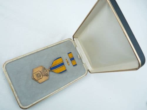 US Air Force Commendation Medal in presentation case, Vietnam War issue