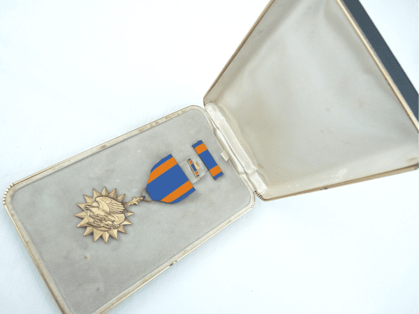 USA Air Medal in original presentation case, Vietnam War issue